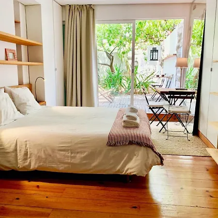 아파트 Cozy With Private Terrace